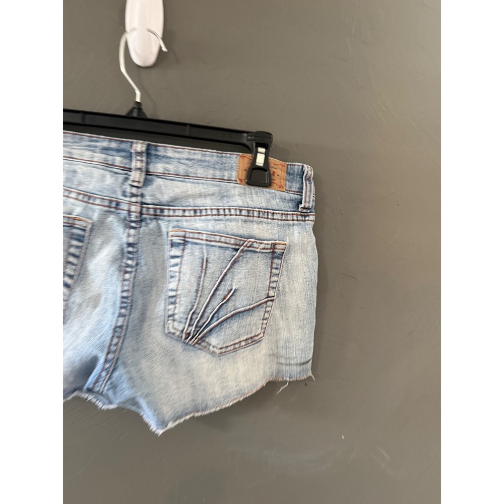 YMI Y2k 2000s Light Wash Denim Cutoff Shorts 7 Frayed Hem Embroidered Pockets